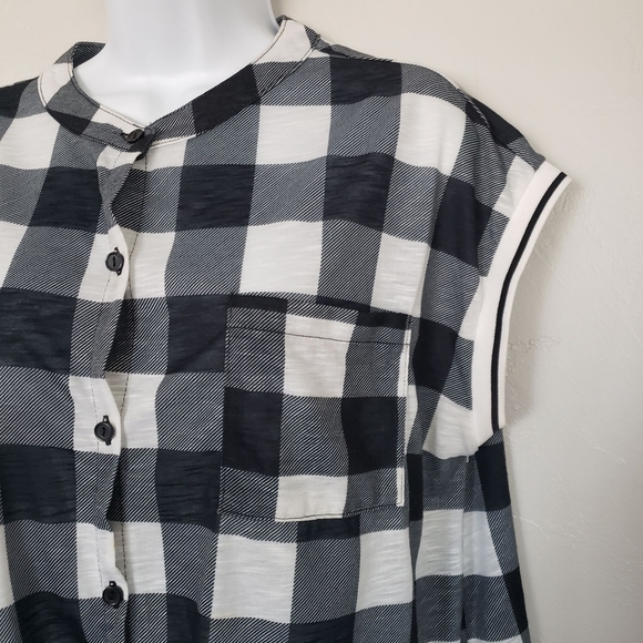 No Boundaries Women's XL Black White Buffalo Plaid Check Cap Sleeve Button Up - Picture 2 of 9